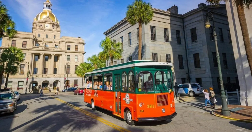Savannah: Old Town Hop-On Hop-Off Trolley Tour